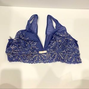 Adore Me Blue and Biege Pattern Lace Bra XL NWT
